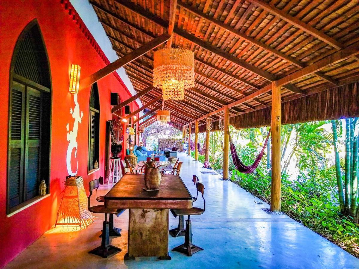 Castelo Vendom Ecolodge Parajuru Exterior photo
